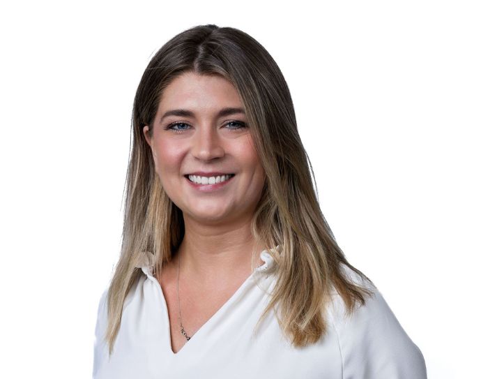 Elizabeth Siefker headshot